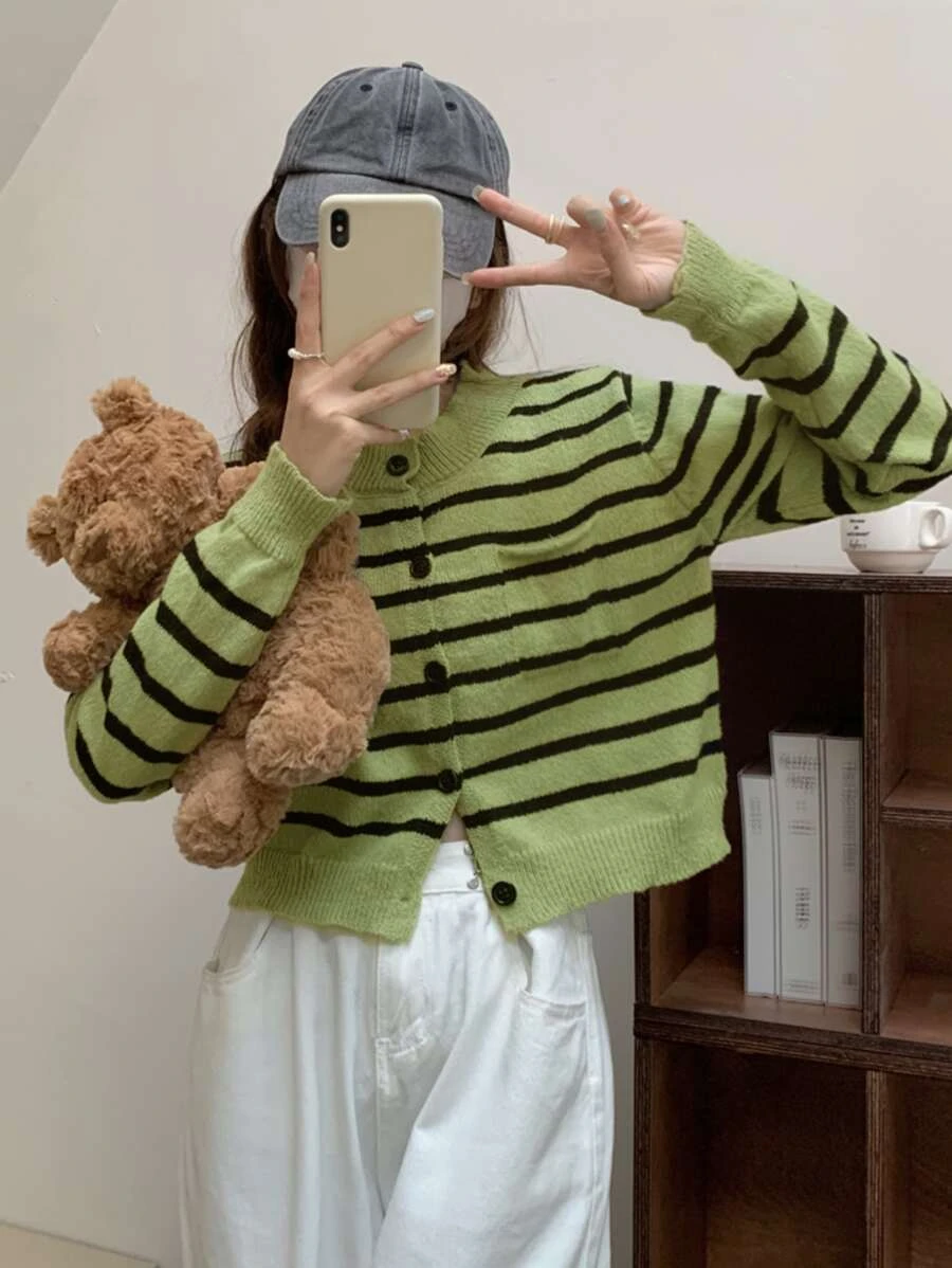 เสื้อคาร์ดิแกน ครอป ลายทาง ไหล่ตก  i-75