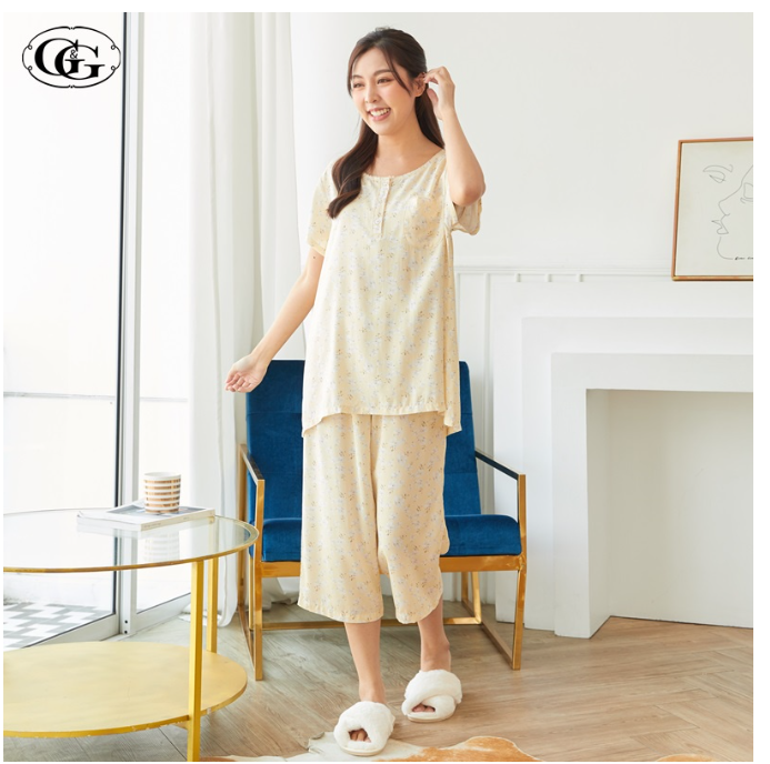 GG56>G&G Nightwear รุ่น EN6P06 ชุดนอนเสื้อแขนสั้นคอกลม + กางเกงขา4ส่วน สี CR ชุดนอน Spun Rayon ลายดอกไม้