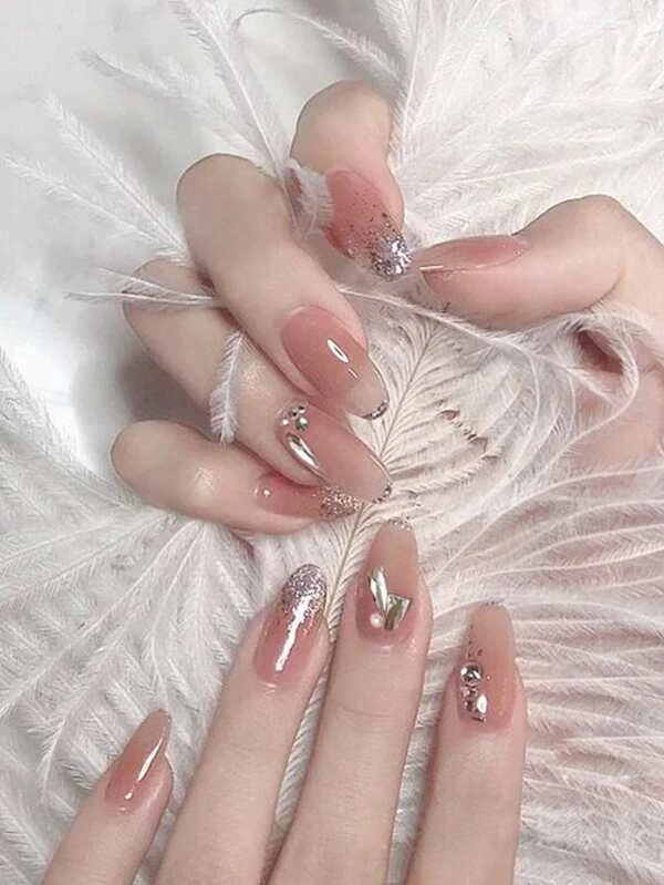 เล็บปลอมกลิตเตอร์ 24 ชิ้น เทปกาว 1 ชิ้น  ค-61