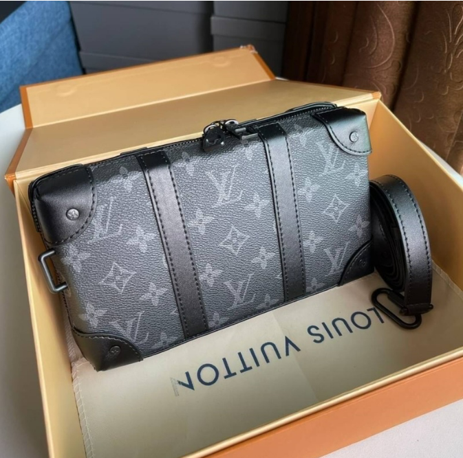 (ป#004) กระเป๋าสะพายแบรนด์เนมSOFTTRUNKMONOGRAM