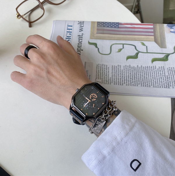 EW73-นาฬิกาข้อมืออะนาล็อก ทรงเหลี่ยม มีสไตล์ แบบสายหนัง สำหรับผู้ชายDZ001