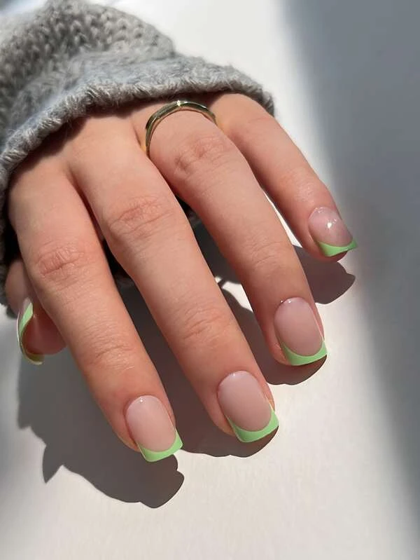 เล็บปลอม สั้น สี่เหลี่ยม สไตล์ ฝรั่งเศส 24 ชิ้น & เทปกาว 1 แผ่น & ตะไบเล็บ 1 ชิ้น c-30