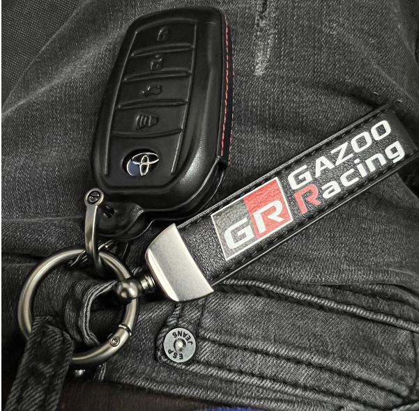 K09-เคสหนังรีโมทรถ Toyota Fortuner Leader แบบ 4 ปุ่ม Fortuner GR Sport, Legender 2022 งานหนังด้ายแดง (Leather Key Case Key)