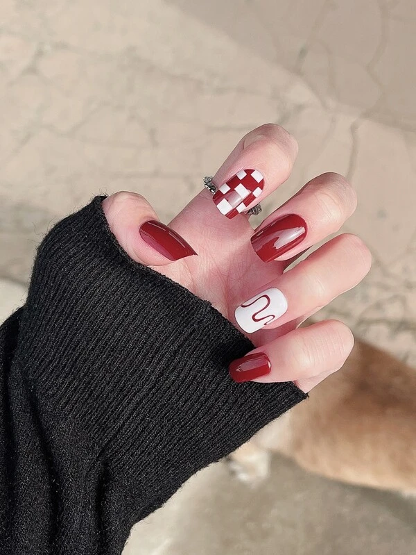 เล็บปลอม สั้น สี่เหลี่ยม กระดานหมากรุก & เทปกาว 1 แผ่น & ตะไบเล็บ 1 ชิ้น 24 ชิ้น c-67